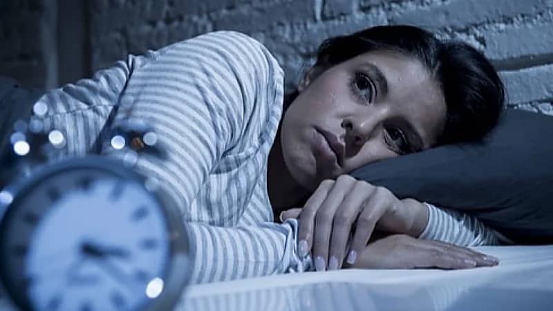 ميزة سرية بـ هاتف "آيفون" تنهي عذابك وتسطيع من خلالها النوم بهدوء