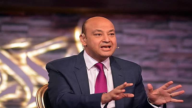 عمرو أديب يطالب بمنح الزوج 3 أيام إجازة عند ولادة زوجته
