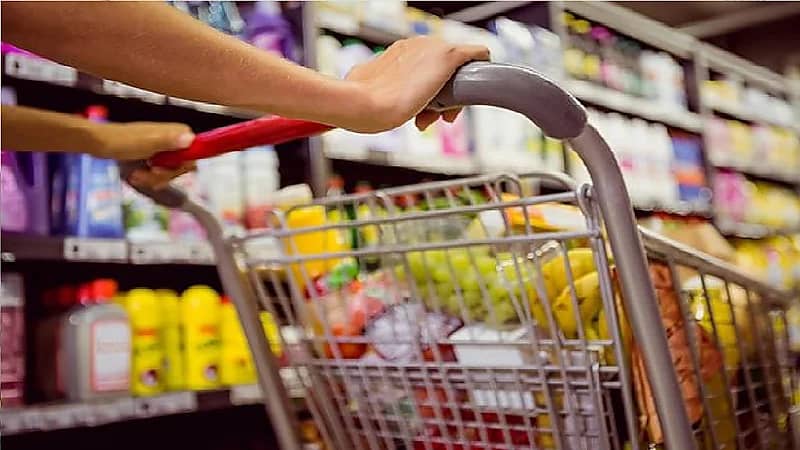 بالفيديو .. مختص يحذر من "فخ التخفيضات" قبل شهر رمضان