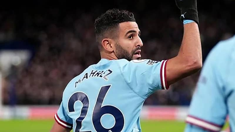 محرز يسخر من نفسه بعد الكره الذي أضاعها في ليلته التاريخية