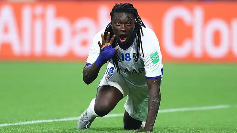 مشجع هلالي لـ غوميز : نفتقدك في الهلال والأخير يرد