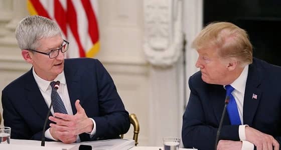 بعد صفعة هواوي.. ترامب يجتمع مع الرئيس التنفيذي لـ " أبل "