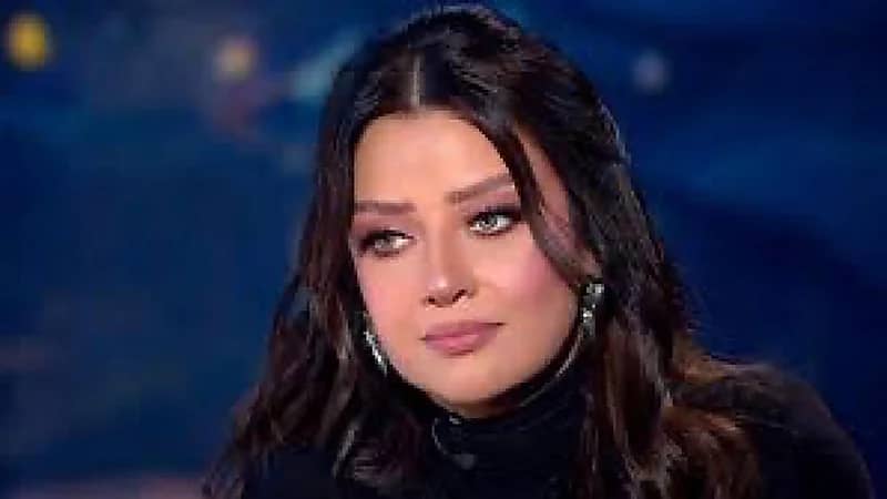 رضوى الشربيني ترد على متابع وصفها بـ خرابة البيوت