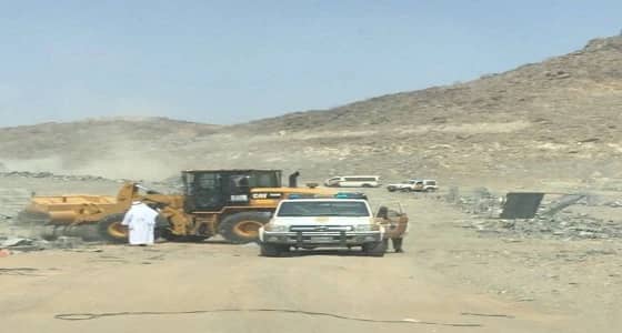 بالصور.. إزالة 47 حوشا مخالفا في مخطط عشوائي بمكة