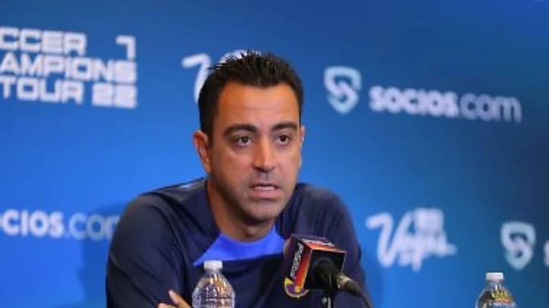 برشلونة يطالب 4 لاعبين بالرحيل 