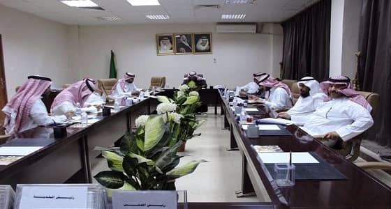 وزير " البلدية " : التحقيق مع رئيس وأَعضاء مجلس " الخرمة "