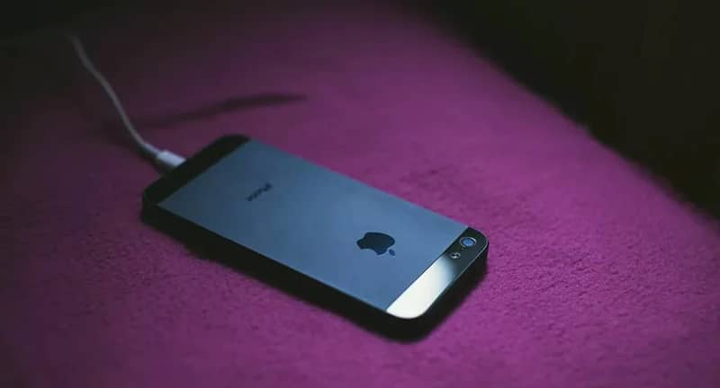 تسريبات جديدة تكشف سرعة شحن "آيفون 13" للكهرباء