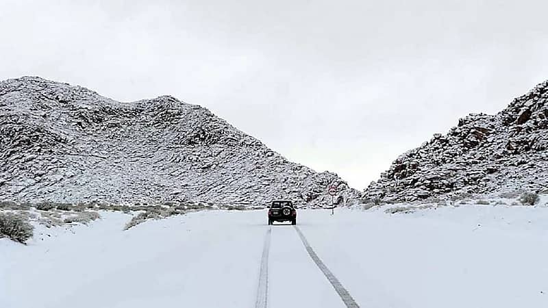 تساقط الثلوج على جبل اللوز ومركز علقان