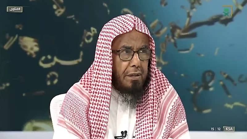 بالفيديو.. "المطلق" يوضح حكم من صلى دون أن يتوضأ من لحم الإبل