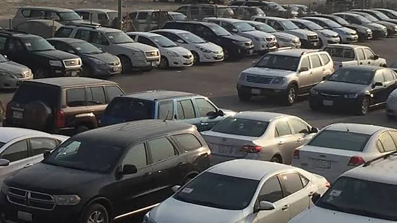 مزاد علني لبيع سيارات وبضائع منوعة بجمرك جسر الملك فهد