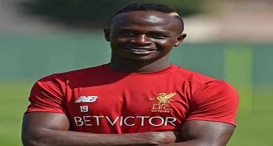 ماني يتهكم على مانشستر يونايتد بعد الهزيمة الثقيلة في دوري الأبطال