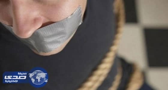 طبيب يحتجز ابن عمه 6 سنوات لحرمانه من الميراث وشقيقته تُحرره