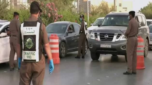 متى يكون تسديد المخالفات إلزامياً لنقل ملكية السيارة..المرور يجيب