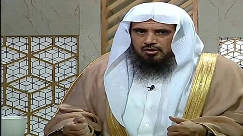 بالفيديو.. الخثلان يوضح حكم استخدام السُّبحة أثناء خطبة الجمعة