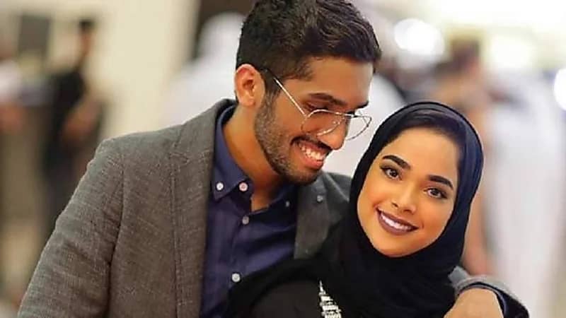 أحمد خميس يعلن حمل مشاعل الشحي في مولودها الأول