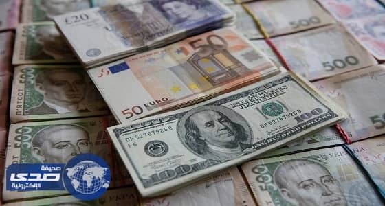 تأرجح الدولار أمام العملات الرئيسية خلال تداولات اليوم