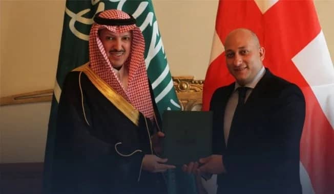 سفير خادم الحرمين الشريفين لدى جورجيا يقدم أوراق اعتماده لرئيسة الدولة