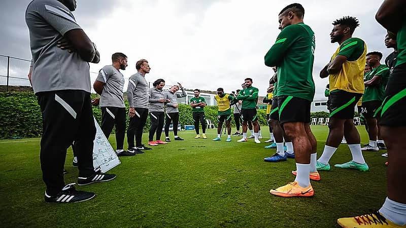 ثلاثي المنتخب الوطني يواصل التأهيل برفقة الجهاز الطبي