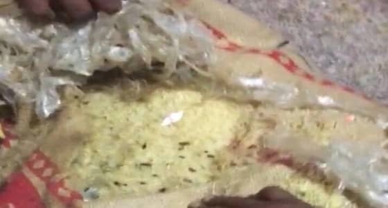 بالصور.. أمانة تبوك تغلق مطعمًا يحتوي على أرز ملوث بالنهضة