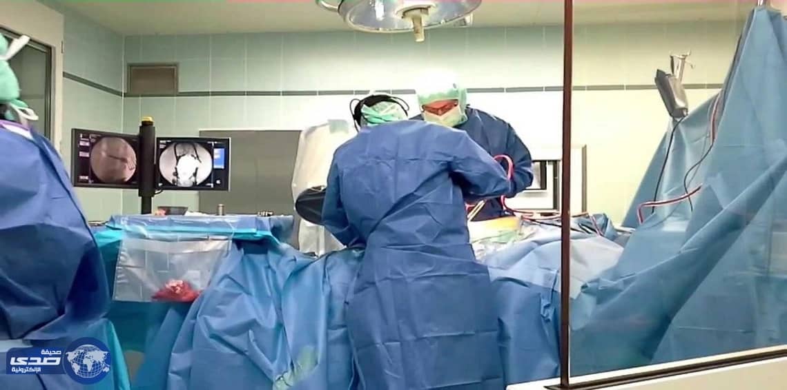 بالصور.. أمريكية تضع مولودة خارقة بحجم طفلة تبلغ عام