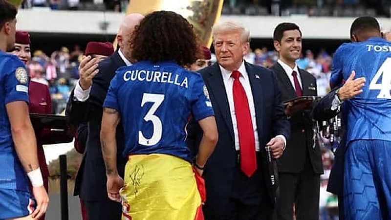 ترامب: قد أصدر قرارًا رئاسيًا لتغيير مسمى كرة القدم في أمريكا