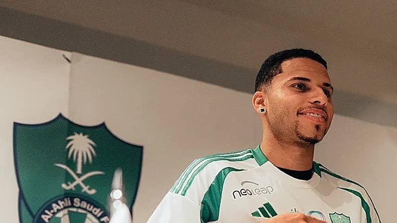 فحص طبي لمحترف الأهلي