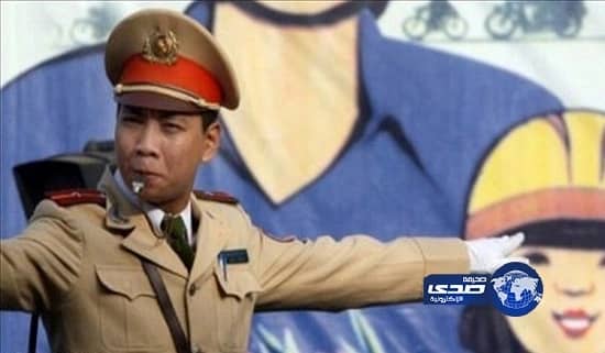 بالفيديو.. نجم بوليوود العالمي يتعدى على رامز جلال في برنامجه