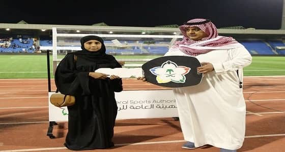 فوز متسابقين من الجمهور بسيارتين في مباراة الاتفاق وأحد