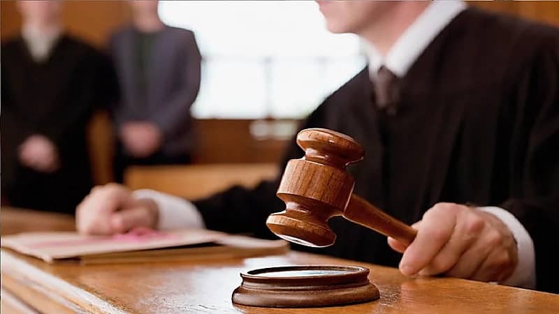 للمرة الرابعة .. تعليق التحقيق في انفجار مرفأ بيروت