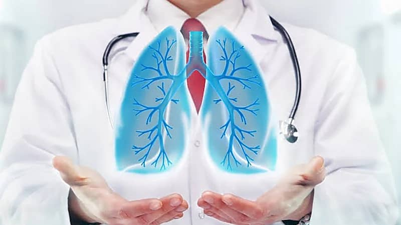 كيف تحافظ على صحة رئتيك؟ خبيرة تغذية تكشف السر