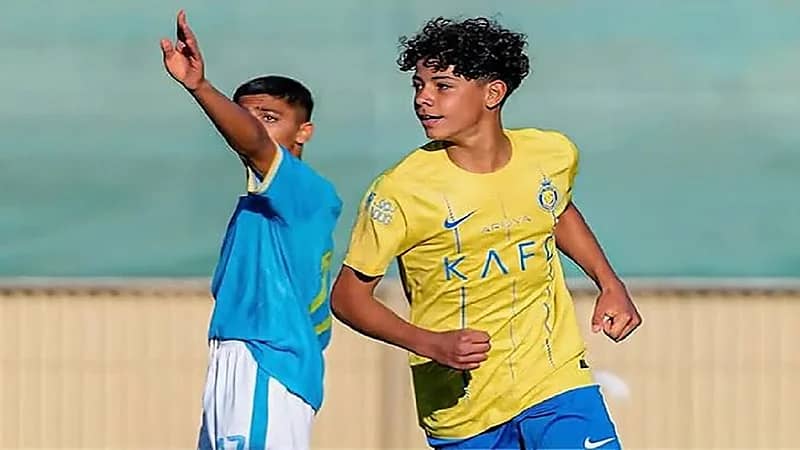 رونالدو يحتفي بانضمام نجله لمنتخب البرتغال تحت 15 عامًا: فخور بك يا ابني