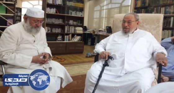 ⁠⁠⁠⁠⁠القرضاوي يستضيف الندوي بعد طرده من عمان