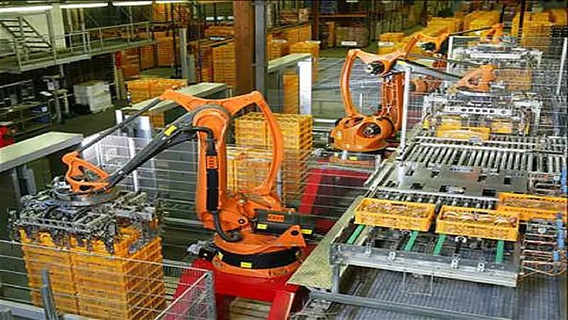 توضيح قرار "أتمتة" 4 آلاف مصنع بالمملكة