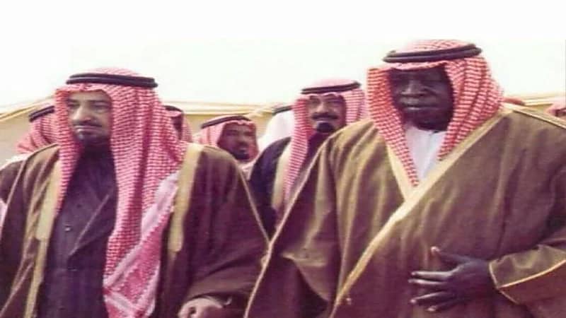 صورة نادرة للملك خالد والرئيس الأوغندي السابق عيدي أمين منذ 43 عام