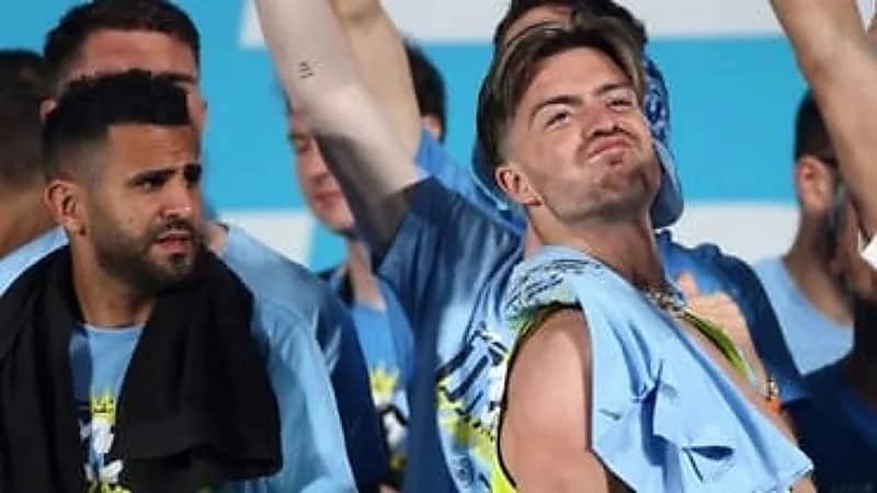 لاعب السيتي يعلق على ظهوره مخمورا عقب التتويج بدوري الأبطال