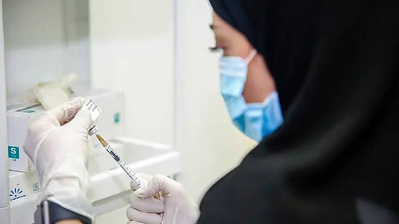 تقديم الجرعة الثانية للفئة العمرية من «30 - 40» سنة بعد أسبوعين (فيديو)