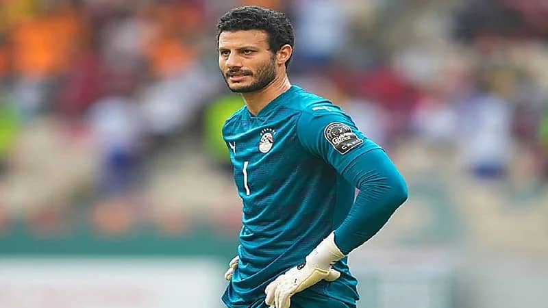الأهلي يفكر في التعاقد مع الحارس المصري محمد الشناوي