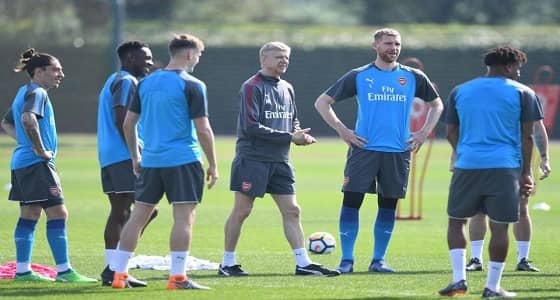 بالصور.. " فينجر " يقود حصته التدريبية بعد قرار رحيله عن أرسنال