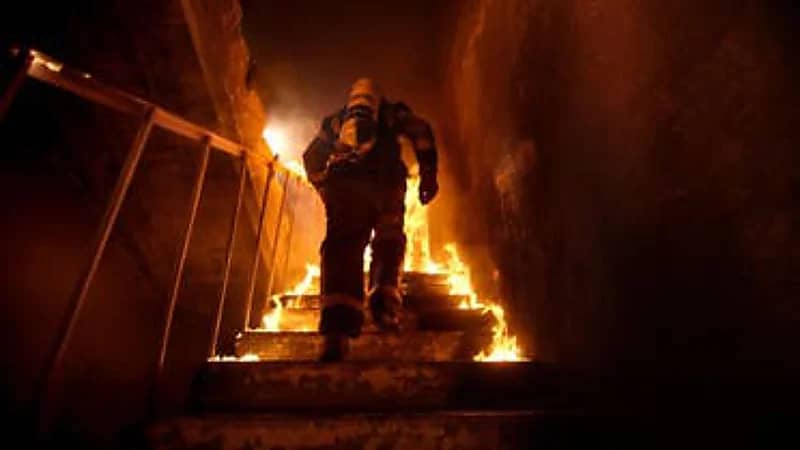 طفل يتسبب في مقتل شقيقتيه بطريقة مأساوية