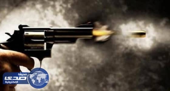 شاب يقتل والدته برصاصة خلال نومها