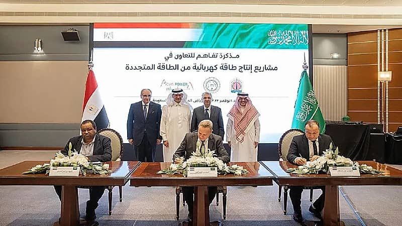 وزير الطاقة يتابع سير أعمال الربط الكهربائي مع مصر