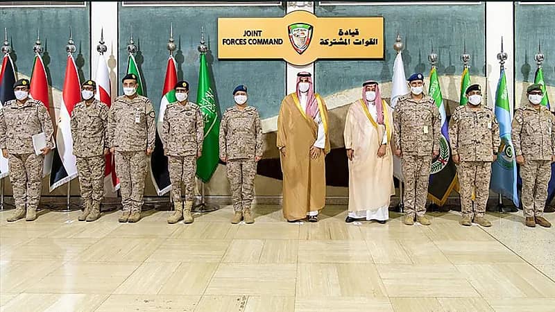 نائب وزير الدفاع يزور رئاسة هيئة الأركان العامة وقيادة القوات المشتركة