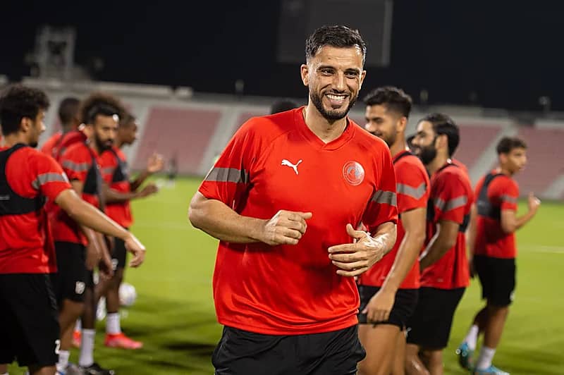 رسمياً.. العربي القطري يحصل على خدمات عمر السومة