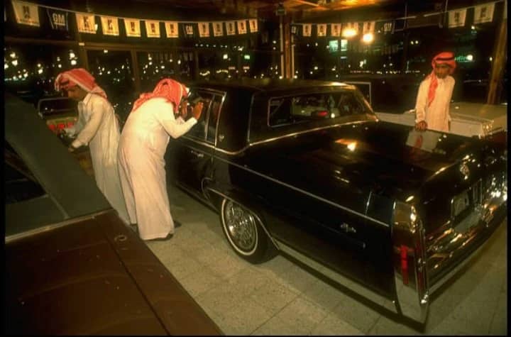 صورة قديمة لمعرض سيارات