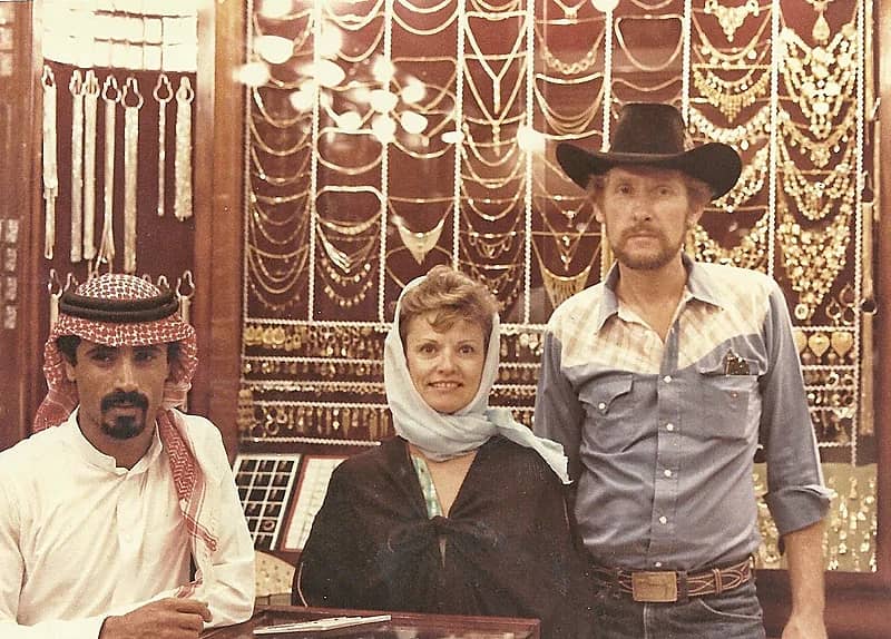 سياح في سوق الذهب قديما