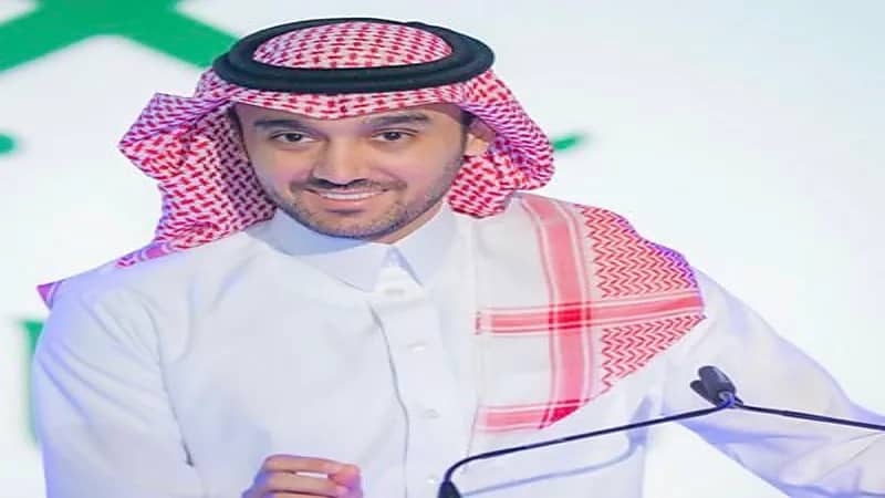 وزير الرياضة يكرم اللاعب عبدالرحمن القرشي بجائزة الميدالية البرونزية