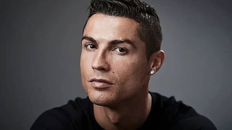 موظفة تختلس 288 ألف يورو من "رونالدو" على مدار 3 أعوام