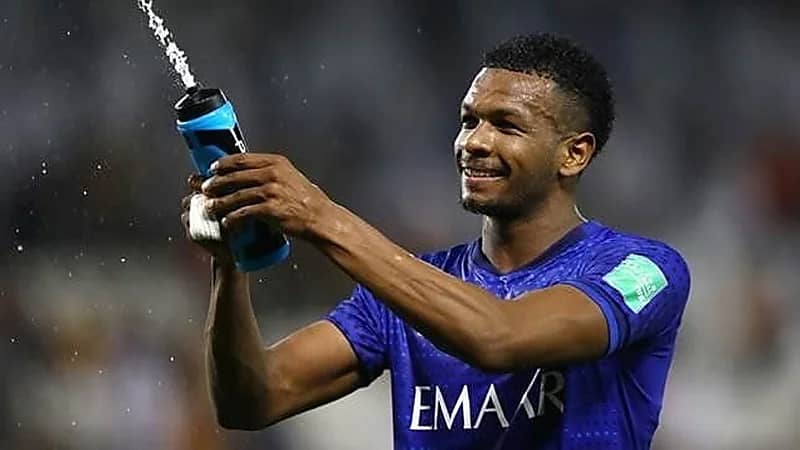 الإنفلونزا تمنع "البليهي" من المشاركة في تدريبات الهلال