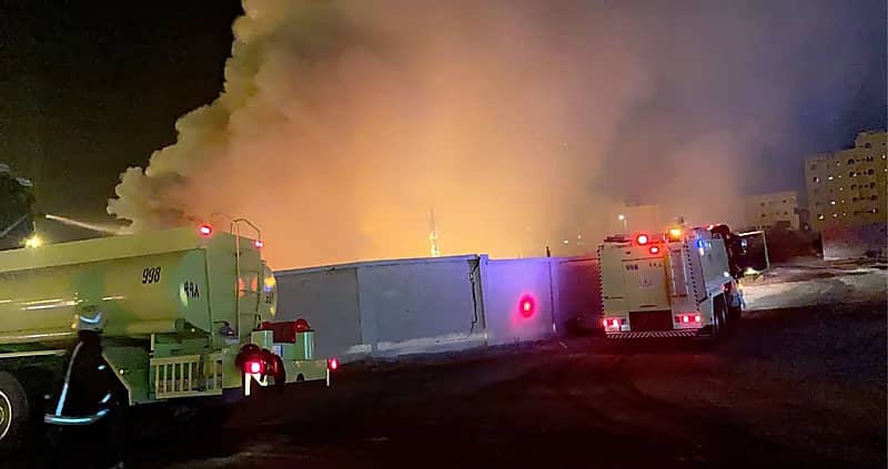 بالصور.. إخماد حريقًا اندلع في أشجار وحشائش بالمدينة المنورة