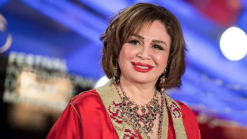 بالفيديو .. إلهام شاهين تشارك داوود حسين الرقص والغناء